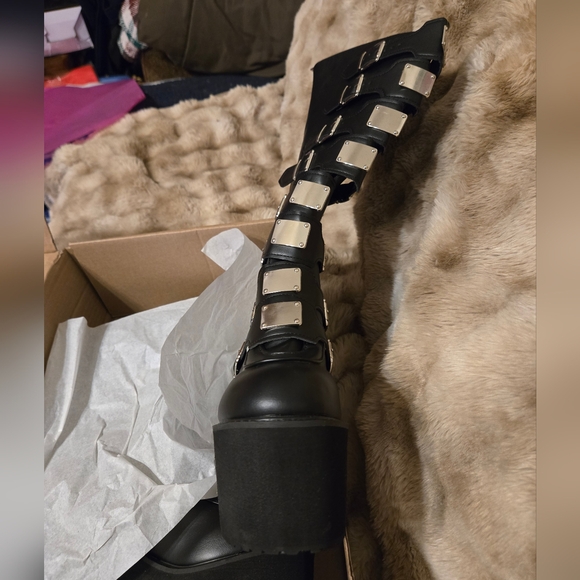 UniqueStride Chunky Heel Goth Platform Boots - Picture 5 of 9